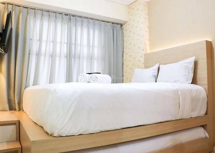 Minimalist 1Br Apartment Parahyangan Residence By Travelio